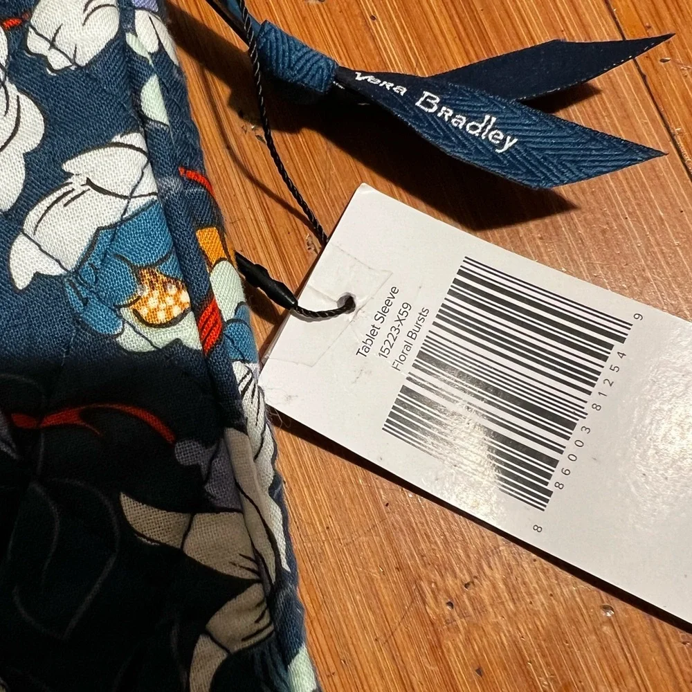 NWT Vera Bradley Blue Floral Bursts Tablet / Kendal Sleeve OS